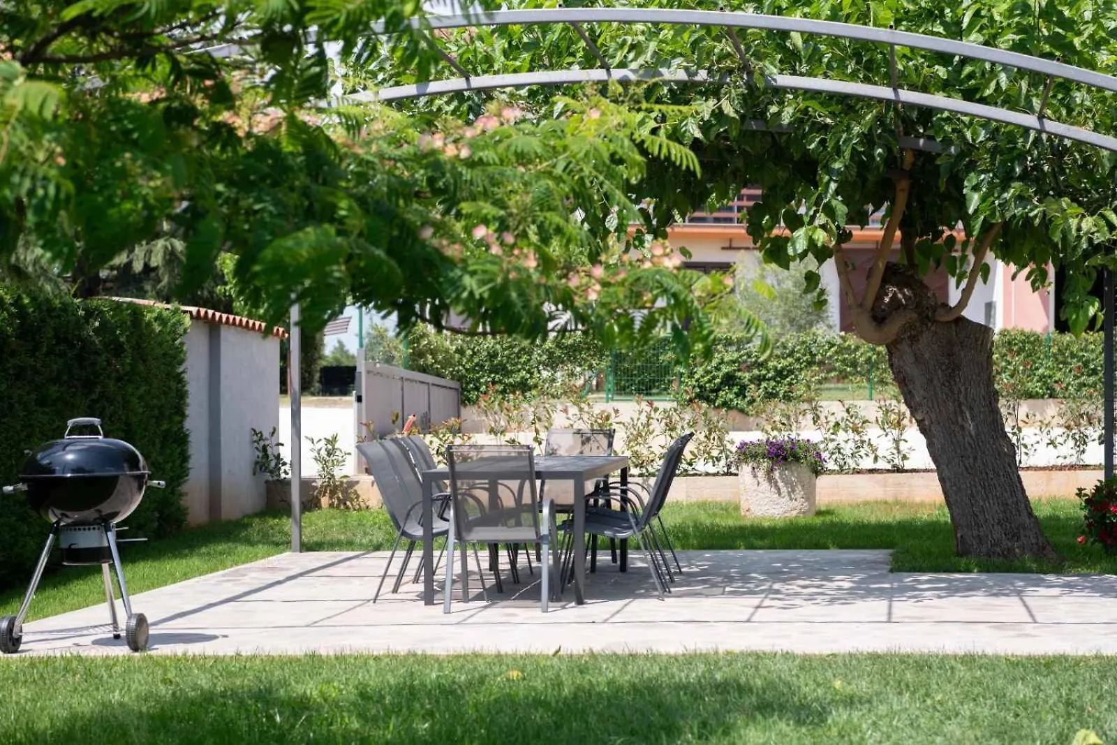 אומאג Villa Emilia 2 0*,