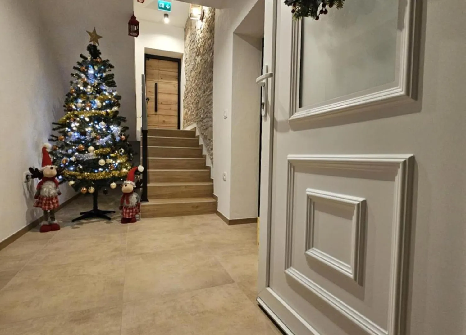 אומאג Villa Emilia 2 0*,